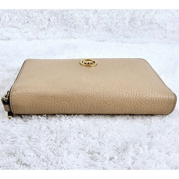 MICHAEL KORS Taupe Pebble Leather Jet Set Travel Zip Around Wallet Wristlet - Picture 8 of 16